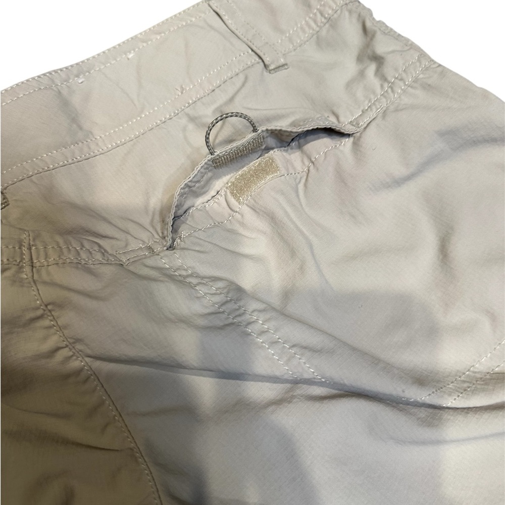 Columbia Beige Cargo Shorts - Picture 4 of 6
